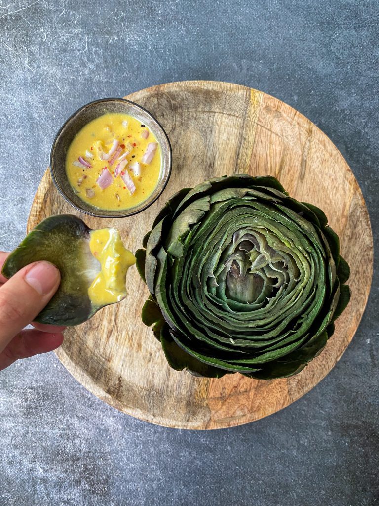 Artichaut et vinaigrette à la moutarde